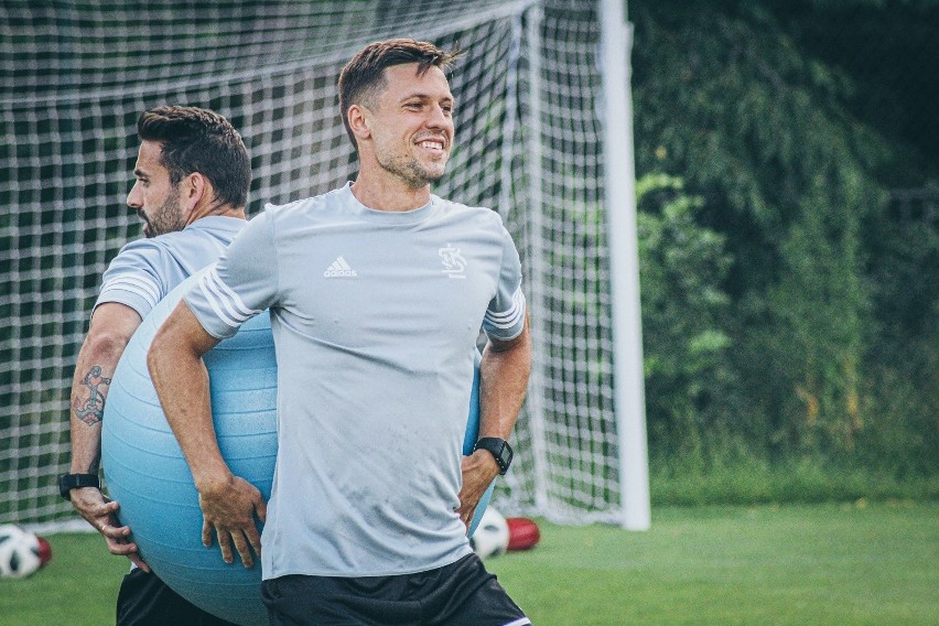 Ciężka praca nie wyklucza uśmiechu... Piłkarze ŁKS Łódź we wtorek trenują dwa razy [Zdjęcia]