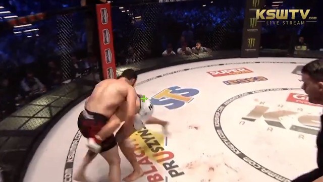 KSW 46: Narkun - Khalidov cała walka. Skróte walki i powtórki. Zobacz walkę Tomasza Narkuna z Mamedem Khalidovem [WIDEO, TWITTER, FACEBOOK]