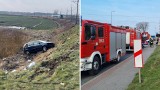 Wypadek na przejeździe kolejowym w Łeknie. Auto staranowało zapory i zderzyło się z pociągiem [ZDJĘCIA]