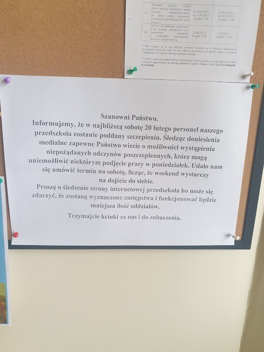 Taką informację wywieszono w przedszkolu nr 98 w Łodzi.