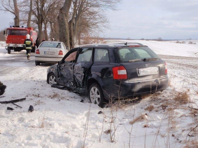 Pijany kierowca spowodował kolizję i chciał uciec z radiowozu.