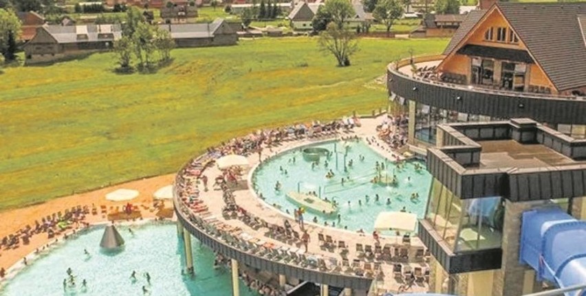 Termy Chochołowskie - kompleks basenów z gorącą, letnią i...