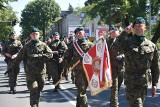Święto Wojska Polskiego w Sieradzu.Salwa honorowa, musztra paradna, defilada - ZDJĘCIA