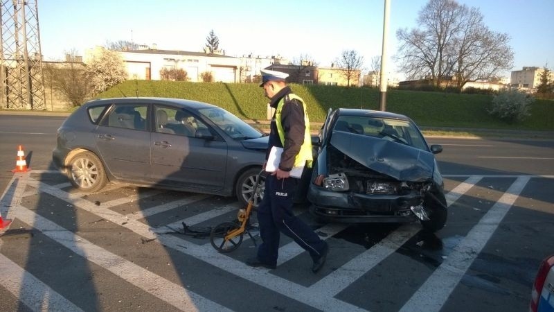 Wypadek na Bandurskiego. Zderzyły się trzy samochody [zdjęcia]