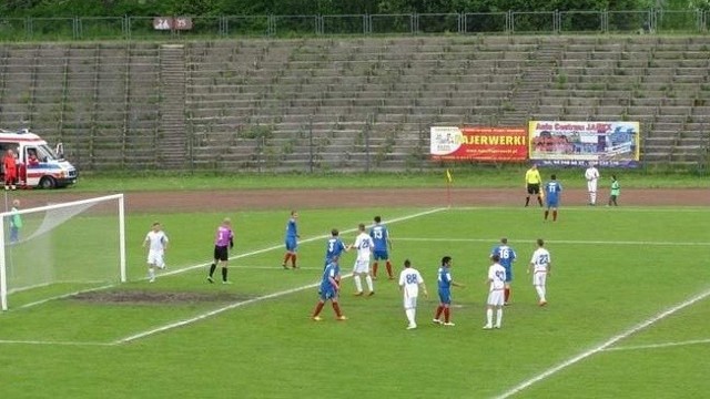 Gwardia Koszalin pokonała 3:0 Kotwicę Kołobrzeg, co ucieszyło Błękitnych Stargard.