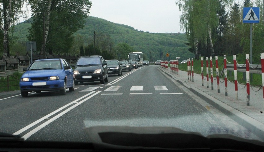 Gigantyczny korek na drodze krajowej nr 75 [ZDJĘCIA, WIDEO]