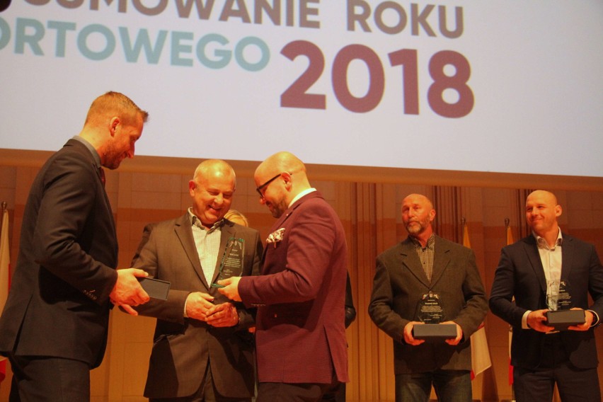 Województwo świętokrzyskie nagrodziło sportowców, trenerów i kluby [DUŻO ZDJĘĆ]