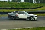 Dwunastoletni drifter z Polski - zobacz, jak jeździ bokiem BMW E36 (FILMY)