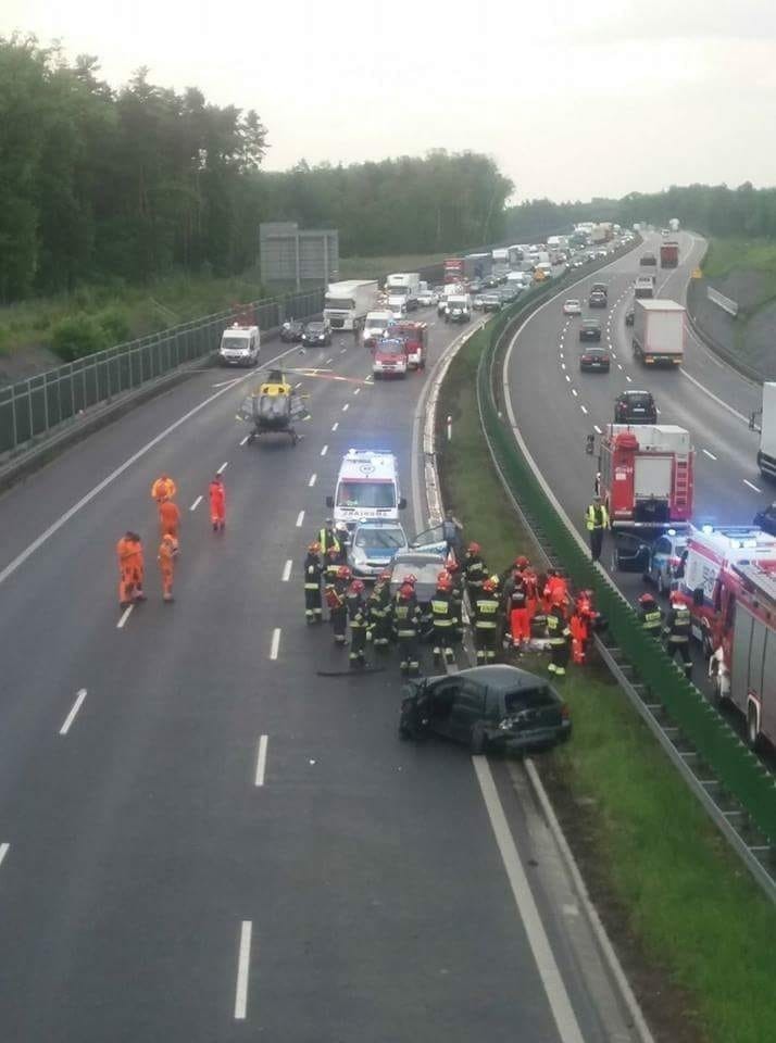 Tragiczny wypadek na A1. Nie żyje jedna osoba. Lądował LPR