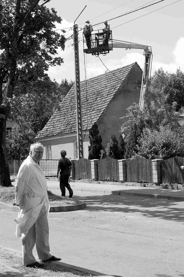 Dr Zdzisław Pawłowski codzień bezradnie wygląda końca remontu.