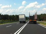 Szaleńcza jazda ciężarówki na drodze śmierci (wideo Czytelnika)