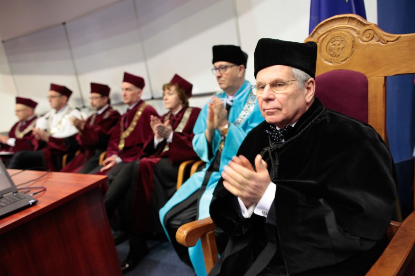 Prof. Janusz Mroczka został doktorem honoris causa...