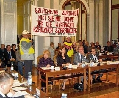 Protest przeciwników komercjalizacji podczas sesji rady miejskiej Fot. Andrzej Skórka