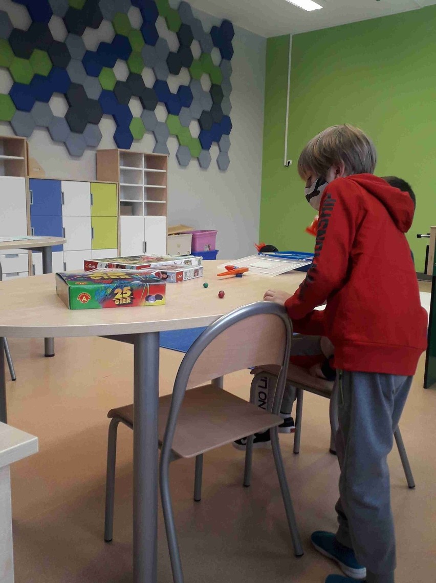 Placówka Wsparcia Dziennego w Mircu oferuje moc zabawy i wszelką pomoc. Opiekuje się 40 dziećmi. Zobaczcie zdjęcia