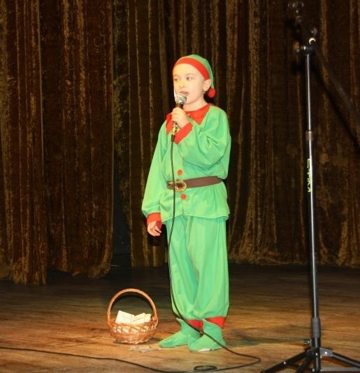 W Radziejowskim Domu Kultury przy "Kolorowym Mikrofonie" zaprezentowali swoje wokalne talenty