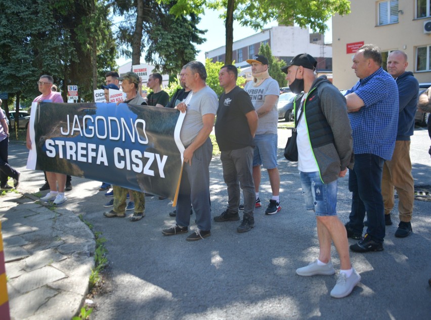 Powiat radomski. Wędkarze chcą przywrócenia strefy ciszy nad zalewem Jagodno w gminie Przytyk