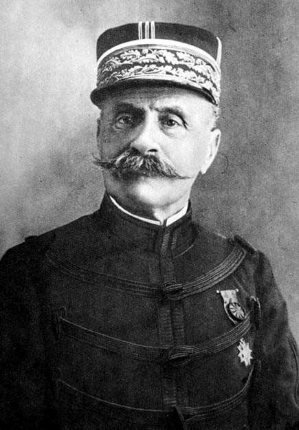 Ferdynand Foch, marszałek Francji, został marszałkiem Polski...