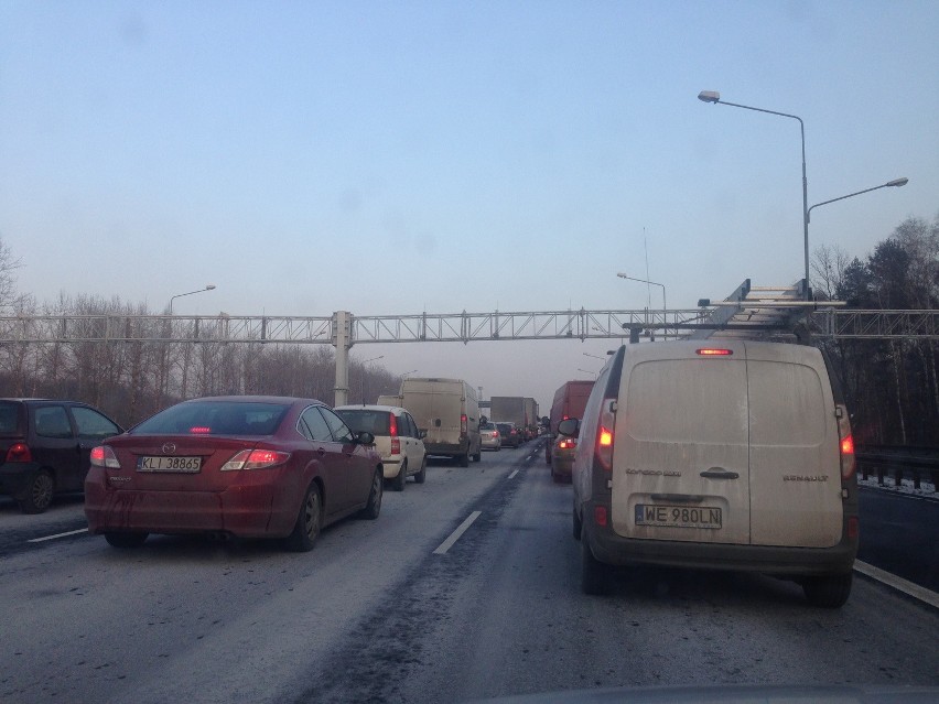 Wypadek na A4 w Katowicach. Jedna osoba ranna [ZDJĘCIA]