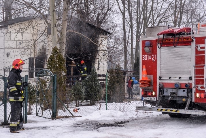 Pożar domu przy ulicy Kalinowej w Gdańsku, na terenie...
