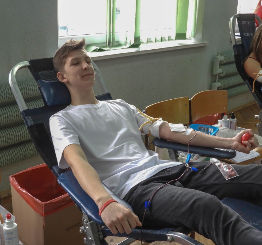 Uczniowie oddali 26 litrów krwi! Wspaniała akcja w Zespole Szkół Zawodowych numer 2 w Starachowicach