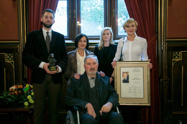 Prof. Kornhauser odbierał wczoraj nagrodę w obecności rodziny