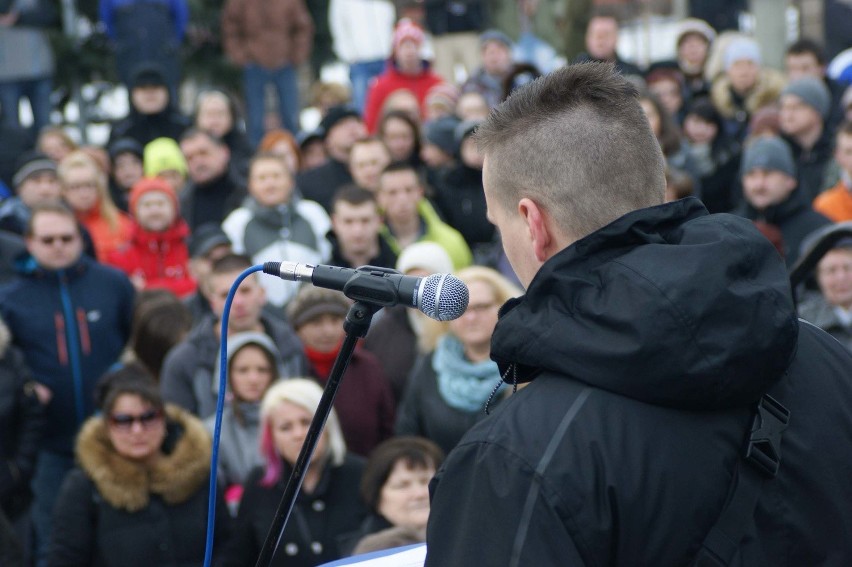 Manifestacja w Nowym Targu. Oburzeni niskim wyrokiem dla mordercy Andrzeja Krzysztofiaka