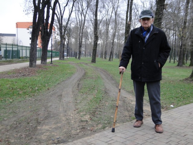 - Nie rozumiem, czemu teraz niszczy się to, co zostało niedawno zrobione. Czemu  nie można było dojść do porozumienia i zmodernizować stacji ujęcia wody w trakcie rewitalizacji parku? - dziwi się pan Ryszard z Radomia, który często odwiedza Leśniczówkę.