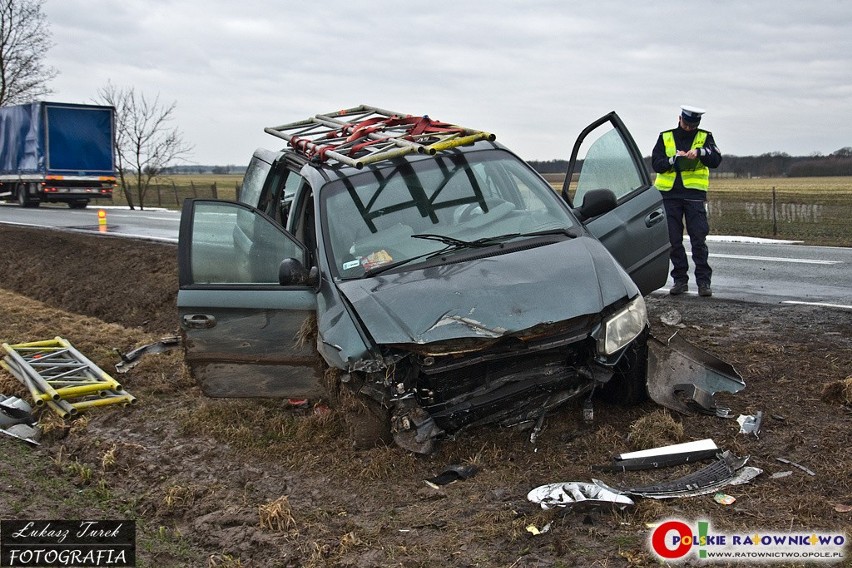 Wypadek na DK11 w Sarnowie.