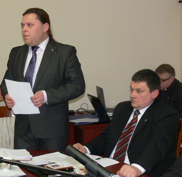 Krzysztof Pitra, tarnobrzeski starosta (od lewej) opracował już stanowisko zarządu powiatu w sprawie zmiany statusu Powiatowego Inspektoratu Sanitarnego w Tarnobrzegu