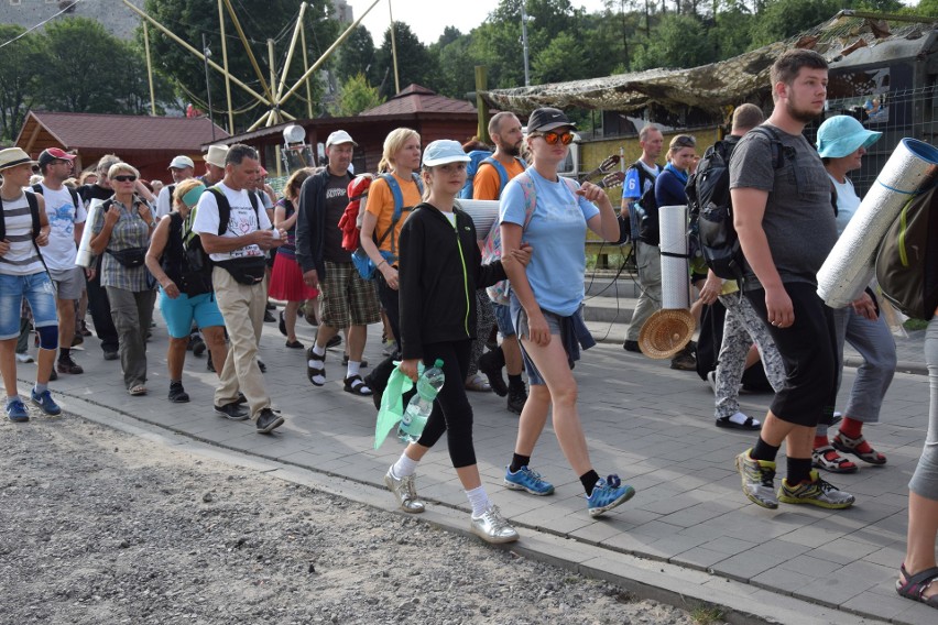 Wspólnota Śródmiejska wyruszyła z Podzamcza do Częstochowy