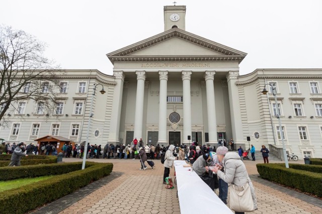 Bydgoszczanie, którzy przyszli na to spotkanie, mogli skosztować pysznych potraw.