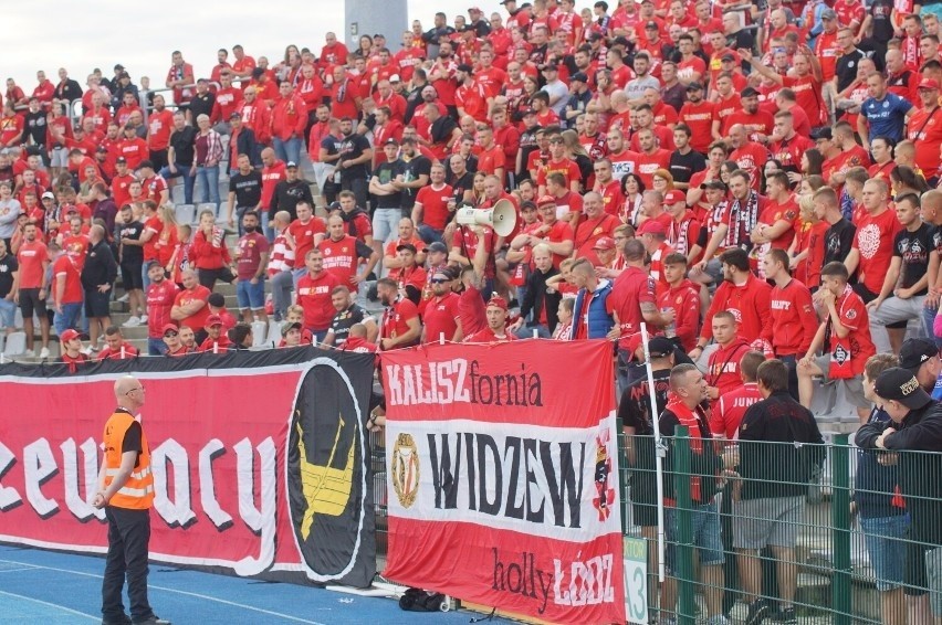 Kibice podczas meczu KKS Kalisz - Widzew Łódź. ZDJĘCIA