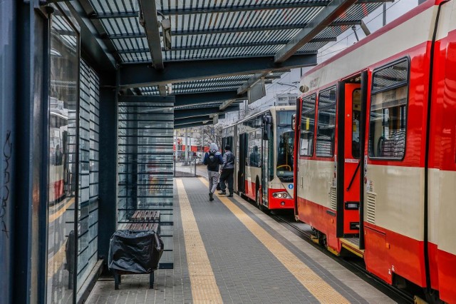 Zarząd Transportu Miejskiego w Gdańsku wprowadza korekty w rozkładach jazdy autobusów i tramwajów, od piątku 20 marca br