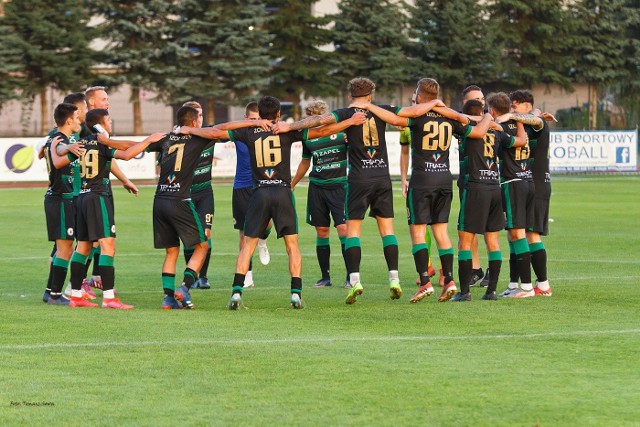 Ekoball Stal Sanok przegrał u siebie z Izolatorem Boguchwała 0:3. Ekoball Stal Sanok - Izolator Boguchwała 0:3 (0:2)Bramki: 0:1 Wilk 15, 0:2 Cach 80-wolny, 0:3 Wiącek 90.