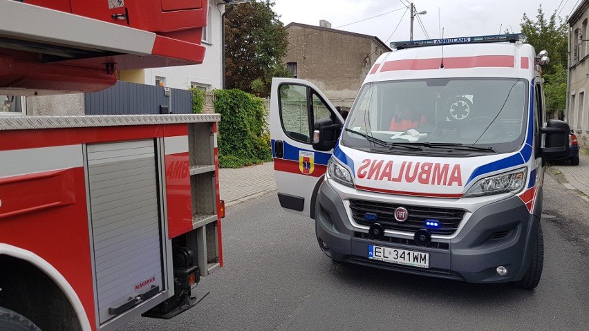 Śmiertelny pożar na Dachowej w Łodzi. Jedna osoba nie żyje [ZDJĘCIA]