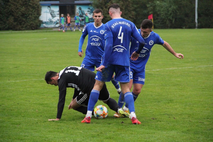 4 liga. Bez goli w meczu Piasta Tuczempy ze Stalą II Mielec [ZDJĘCIA]