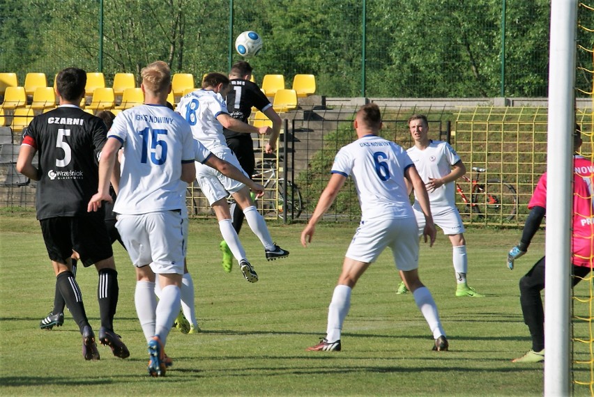 Efektowna wygrana Czarnych Połaniec z GKS Nowiny. Pomogli też chorej Tosi 