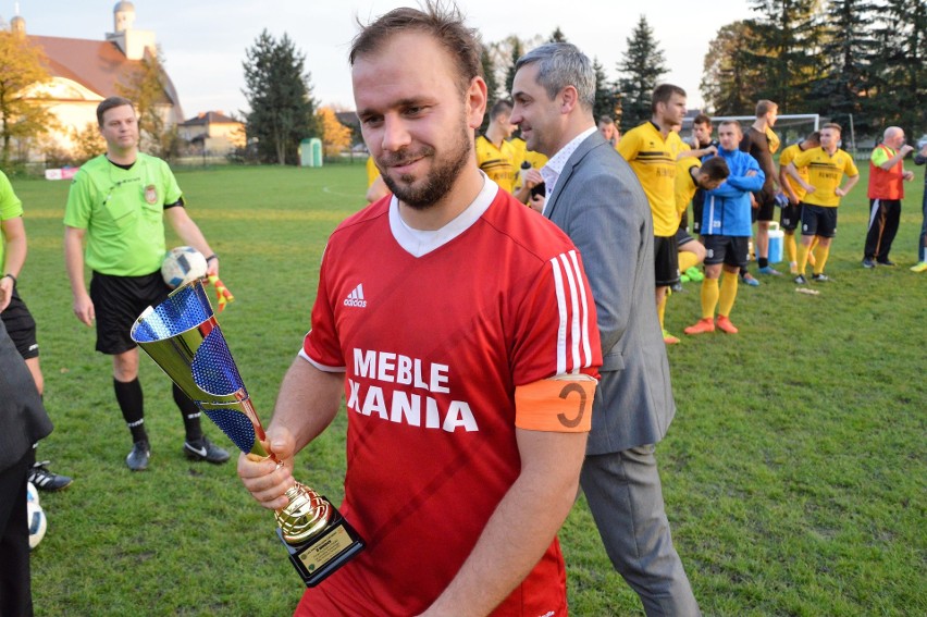 Piłka nożna. MKS Trzebinia wygrał Puchar Polski w chrzanowskim podokręgu [ZDJĘCIA]