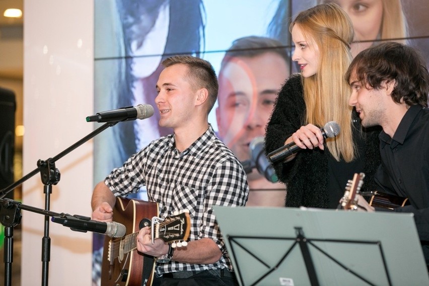 Walentynkowe zaręczyny w Galerii Krakowskiej [WIDEO, ZDJĘCIA]