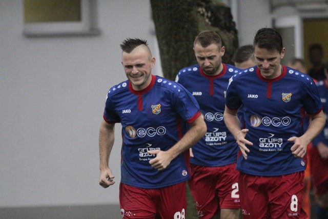 Strzelcy bramek dla opolskiego zespołu: Marcin Wodecki (z lewej) i obok niego Szymon Skrzypczak.