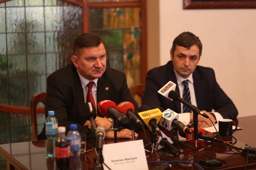 Prezydent Bytomia Damian Bartyla oraz dr Dariusz Woźnicki,...