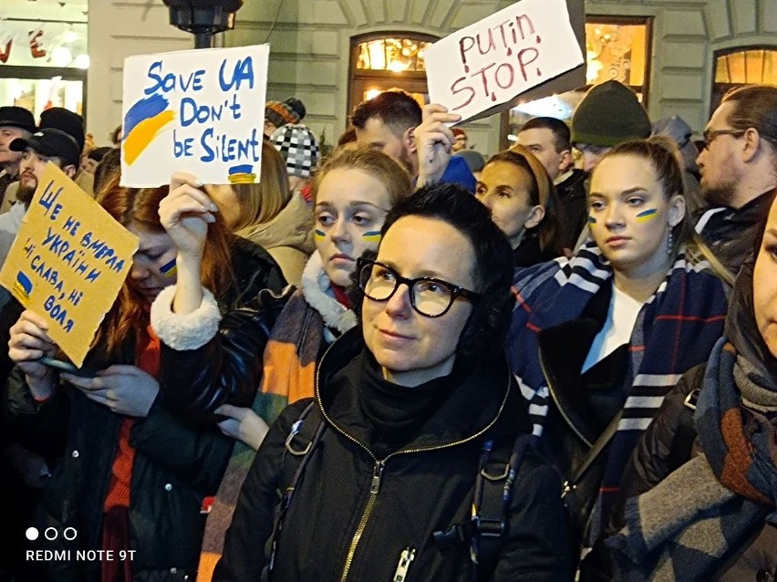 Protest w Łodzi. Wojna na Ukrainie. Wielka manifestacja "Łódź solidarna z Ukrainą" ZDJĘCIA