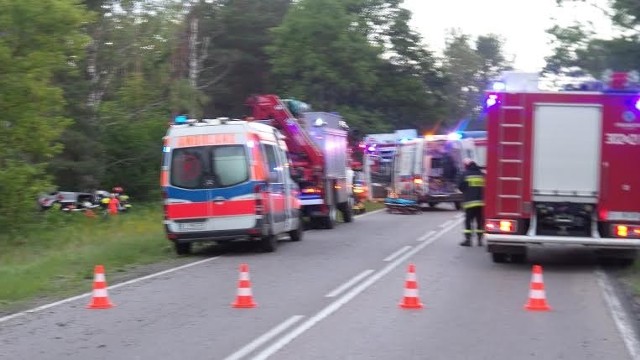 W poniedziałek, 20 czerwca przed godziną 20.30, tuż za Wasilkowem, na zjeździe do Studzianek i Żwirowni - dachowało auto osobowe.