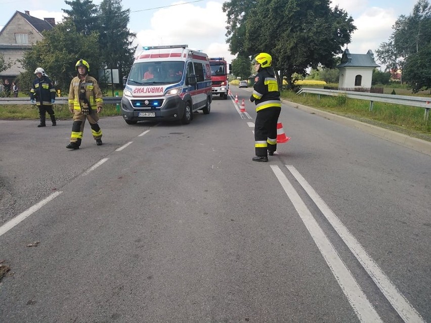 Wypadek w Borkach koło Szczucina z udziałem samochodu...