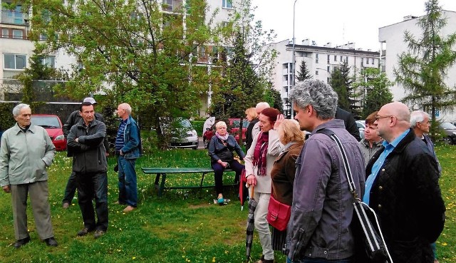 Mieszkańcy chcą przed blokami parku. Mają żal do urzędników, że ci nie słuchają ich głosów i forsują budowę parkingu