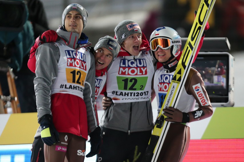 Mistrzostwa świata w Lahti - konkurs drużynowy: Polacy mają złoto! Brawo! Brawo! [wyniki]