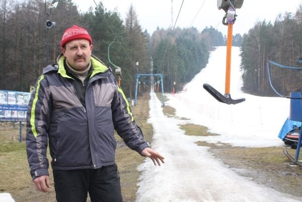 Szkoda, że ludzie zapominają o szusowaniu, gdy w mieście znika śnieg. U nas wciąż jest go dużo - mówi Tomasz Gawron z obsługi ośrodka narciarskiego na Telegrafie.