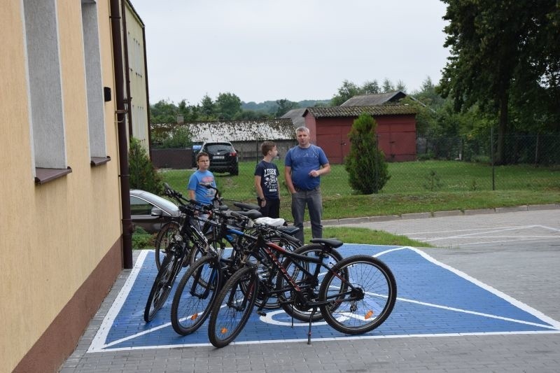 W Wielgiem otwarto pierwszy w powiecie lipnowskim punkt dyżurny policjantów. Przy okazji oznakowano rowery