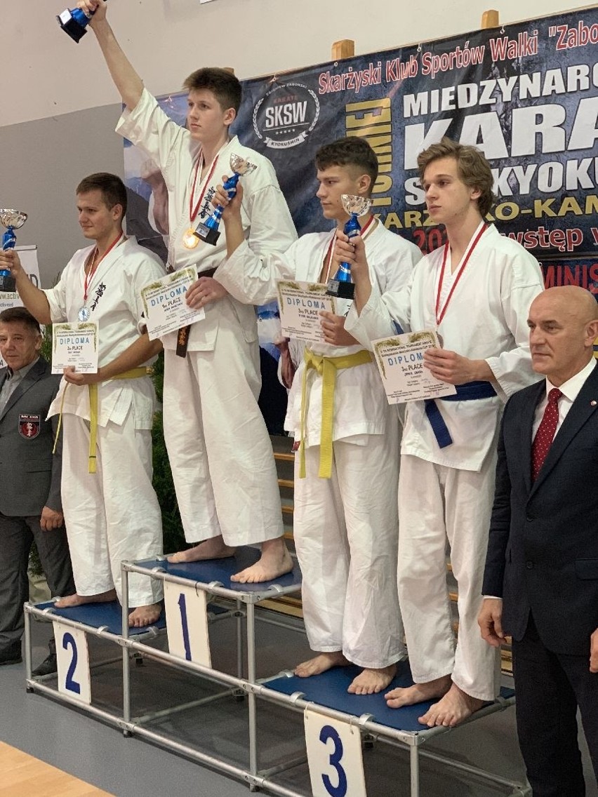 Kielecki Klub Sportowy Karate na międzynarodowym turnieju w Skarżysku. Zacięte walki i medale zawodników [DUŻO ZDJĘĆIA] 