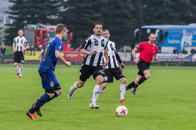 Pomocnik Grzegorz Baran występował w Sandecji od sezonu 2015/2016 aż do kampanii 2019/2020. W samej ekstraklasie rozegrał z sądeczanami 26 meczów